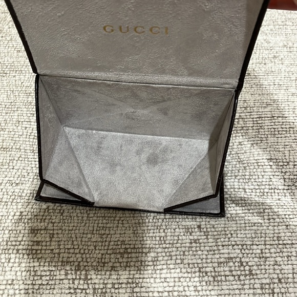 Gucci sunglasses foldable hard case - Picture 2 of 5